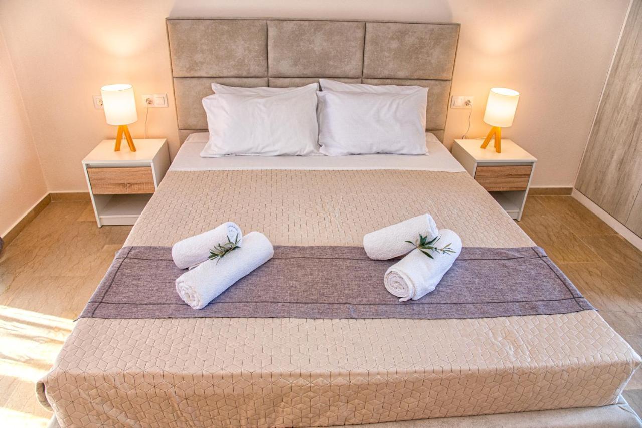 Costas Apartments 梅松吉 外观 照片