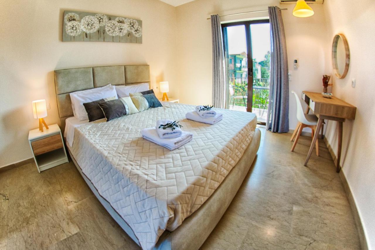 Costas Apartments 梅松吉 外观 照片