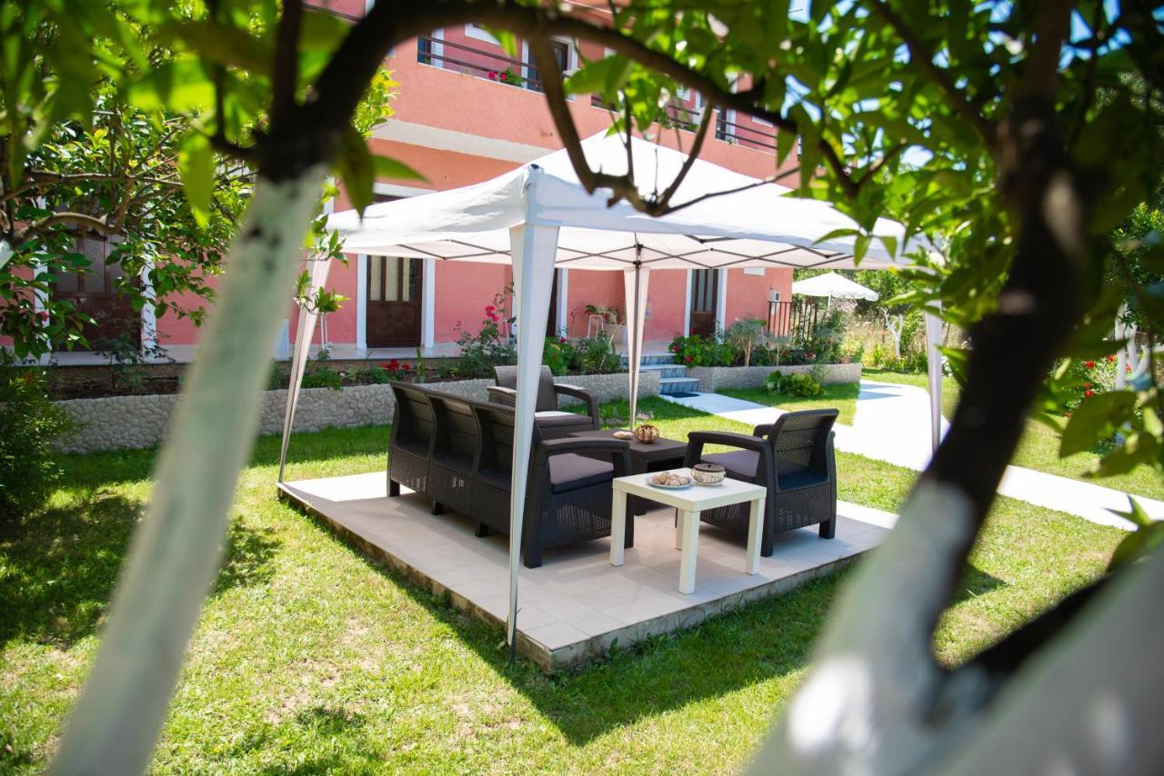 Costas Apartments 梅松吉 外观 照片