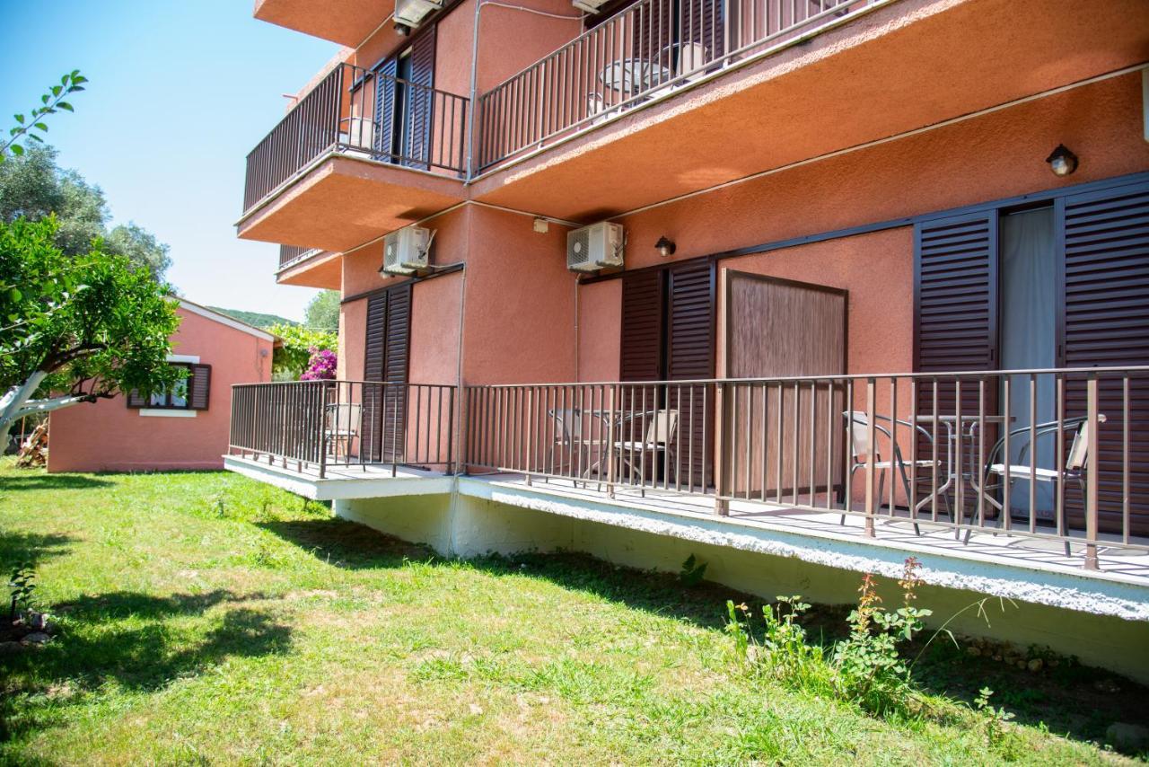 Costas Apartments 梅松吉 外观 照片